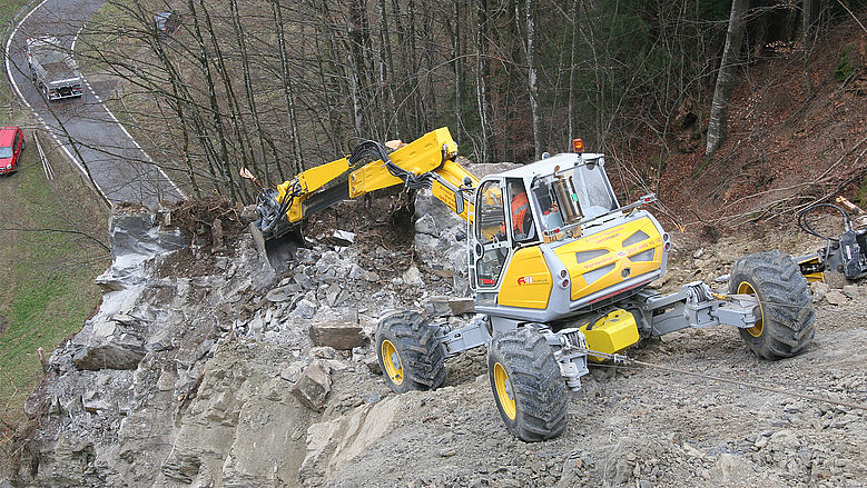 Menzi Muck A91 4X4 全能爬山爬墻挖掘機(jī)